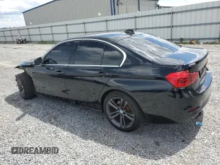 2017 BMW 3 Series 330i xDrive z VIN WBA8D9C33HA005326, wystawiony jako Copart lot #55651035 z przebiegiem 32 829 mil mil oraz Szkoda całkowita • Salvage title. Historia ofert i sprzedaży dostępna na DreamBid. Obrazek 2.