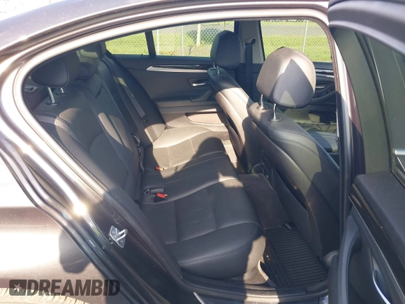 2014 BMW 5 Series 528i xDrive z VIN WBA5A7C50ED612098, wystawiony jako IAAI lot #42568775 z przebiegiem 31 475 mil mil oraz . Historia ofert i sprzedaży dostępna na DreamBid. Obrazek 8.
