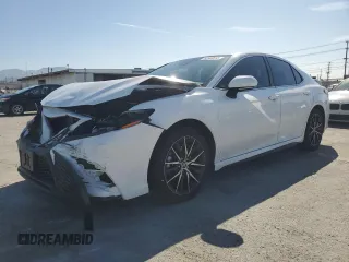 2022 Toyota Camry SE with VIN 4T1G11AK1NU656303, listed as a Copart auction lot 52543515 with 51,239 mi miles and Salvage Title. Bid and sale history available at DreamBid. Image 1.