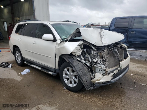 2013 Toyota Highlander with VIN 5TDZK3EH0DS099682, listed as a Copart auction lot 51781675 with 114,190 mi miles and Salvage Title. Bid and sale history available at carsss.com. Image 4.