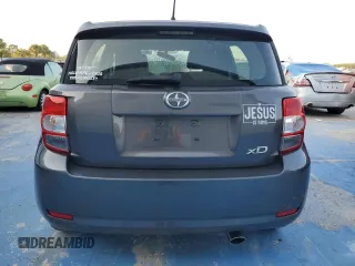 2012 Scion xD z VIN JTKKU4B43C1024045, wystawiony jako Copart lot #52972045 z przebiegiem 89 061 mil mil oraz Szkody całkowita. Historia ofert i sprzedaży dostępna na DreamBid. Obrazek 6.