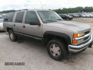 1999 Chevrolet Suburban z VIN 1GNFK16R8XJ305788, wystawiony jako IAAI lot #42146894 z przebiegiem 222 798 mil mil oraz . Historia ofert i sprzedaży dostępna na DreamBid. Obrazek 1.