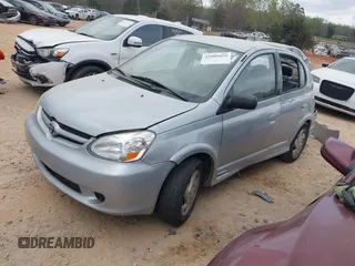 2003 Toyota ECHO z VIN JTDBT123635042774, wystawiony jako IAAI lot #41909459 z przebiegiem 327 771 mil mil oraz . Historia ofert i sprzedaży dostępna na DreamBid. Obrazek 2.