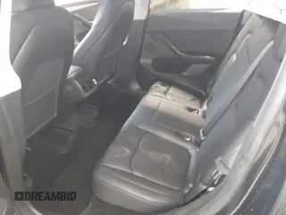 2024 Tesla Model Y с VIN 7SAYGDED4RF072600, выставлен на аукционе IAAI как лот 42242977 с пробегом 8 208 миль миль и . История ставок и продаж доступна на DreamBid. Изображение 8.