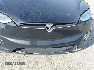 2017 Tesla Model X 90D z VIN 5YJXCAE29HF078571, wystawiony jako IAAI lot #42050041 z przebiegiem 216 874 mil mil oraz . Historia ofert i sprzedaży dostępna na DreamBid. Obrazek 6.