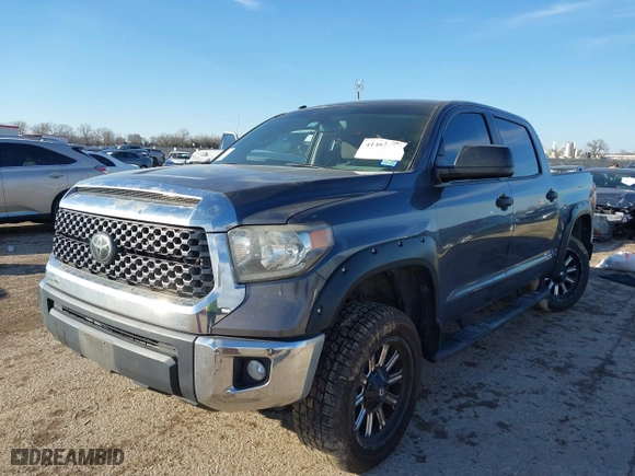 2018 Toyota Tundra 4WD SR5 with VIN 5TFDW5F10JX697000, listed as a IAAI auction lot 41467704 with 149,638 mi miles. Bid and sale history available at carsss.com. Image 17.
