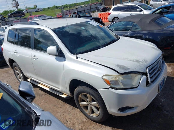 2008 Toyota Highlander z VIN JTEDS41A482011153, wystawiony jako IAAI lot #42147317 z przebiegiem 121 189 mil mil oraz . Historia ofert i sprzedaży dostępna na DreamBid. Obrazek 13.