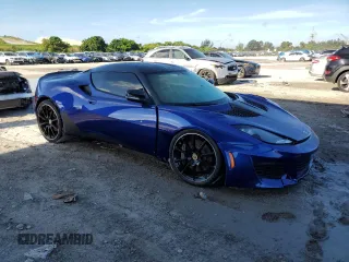 2021 Lotus Evora GT z VIN SCCLMDDN0MHA10373, wystawiony jako Copart lot #73548304 z przebiegiem 3936 mil mil oraz Szkody całkowita. Historia ofert i sprzedaży dostępna na DreamBid. Obrazek 4.