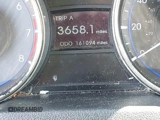 2013 Hyundai Sonata GLS z VIN 5NPEB4AC1DH700618, wystawiony jako IAAI lot #42306434 z przebiegiem 161 094 mil mil oraz . Historia ofert i sprzedaży dostępna na DreamBid. Obrazek 15.