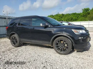 2019 Ford Explorer XLT z VIN 1FM5K7D85KGA44753, wystawiony jako Copart lot #54792275 z przebiegiem 140 033 mil mil oraz Szkoda całkowita • Salvage title. Historia ofert i sprzedaży dostępna na DreamBid. Obrazek 4.