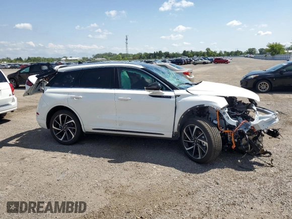 2024 Lincoln Corsair Grand Touring z VIN 5LMTJ5DZ8RUL01369, wystawiony jako Copart lot #66611794 z przebiegiem Nie podano mil oraz Nie do naprawy • Non repairable. Historia ofert i sprzedaży dostępna na DreamBid. Obrazek 4.