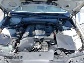 2005 BMW 3 Series 325i with VIN WBAET37475NH06710, listed as a IAAI auction lot 42581829 with 189,453 mi miles and . Bid and sale history available at DreamBid. Image 10.