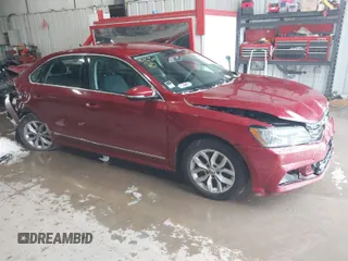 2017 Volkswagen Passat S z VIN 1VWAT7A33HC039279, wystawiony jako IAAI lot #40902796 z przebiegiem 143 730 mil mil oraz . Historia ofert i sprzedaży dostępna na DreamBid. Obrazek 1.