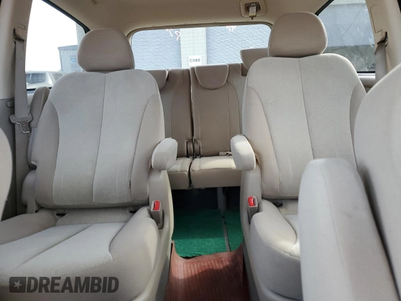 2011 Kia Sedona LX with VIN KNDMG4C72B6369858, listed as a Copart auction lot 70339124 with 165,640 mi miles and Salvage Title. Bid and sale history available at carsss.com. Image 10.
