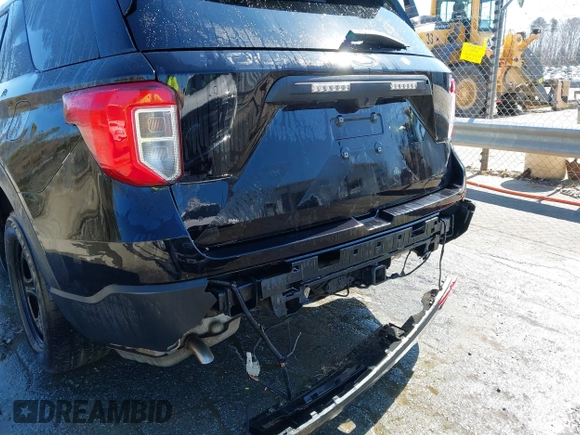 2023 Ford Police Interceptor Utility z VIN 1FM5K8AW8PNA01410, wystawiony jako IAAI lot #41623905 z przebiegiem 24 978 mil mil oraz . Historia ofert i sprzedaży dostępna na DreamBid. Obrazek 19.