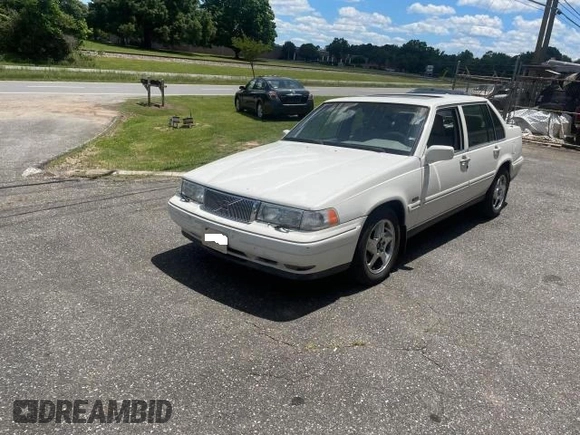 1998 Volvo S90 with VIN YV1KS9606W1129999, listed as a Copart auction lot 47872505 with 197,484 mi miles and Clean Title. Bid and sale history available at carsss.com. Image 2.