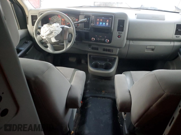 2020 Nissan NV Cargo SV z VIN 1N6BF0KM9LN802171, wystawiony jako Copart lot #86318334 z przebiegiem 58 745 mil mil oraz Szkoda całkowita • Salvage title. Historia ofert i sprzedaży dostępna na DreamBid. Obrazek 8.