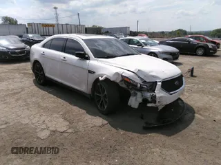 2016 Ford Taurus SHO z VIN 1FAHP2KT8GG153024, wystawiony jako IAAI lot #39742249 z przebiegiem 44 347 mil mil oraz . Historia ofert i sprzedaży dostępna na DreamBid. Obrazek 1.