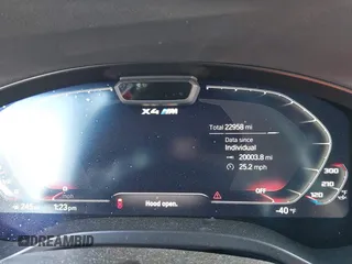2023 BMW X4 M z VIN 5YM23EC0XP9P23425, wystawiony jako IAAI lot #41147096 z przebiegiem 22 958 mil mil oraz . Historia ofert i sprzedaży dostępna na DreamBid. Obrazek 7.