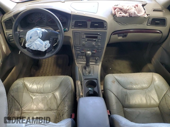 2001 Volvo V70 with VIN YV1SW61R112091223, listed as a Copart auction lot 73763734 with 0 mi miles and Non Repairable. Bid and sale history available at carsss.com. Image 8.