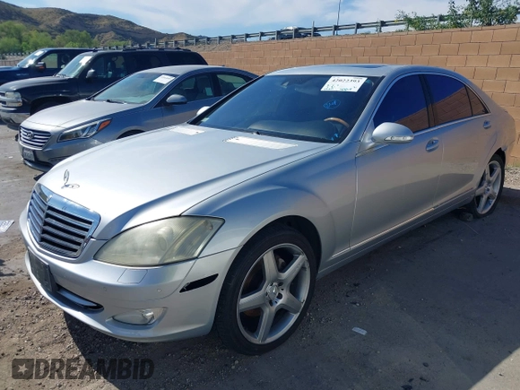 2007 Mercedes-Benz S 550 with VIN WDDNG71XX7A013337, listed as a IAAI auction lot 42022393 with 151,671 mi miles and . Bid and sale history available at carsss.com. Image 2.