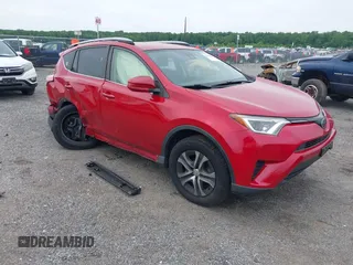 2017 Toyota RAV4 LE z VIN JTMBFREV8HJ161427, wystawiony jako IAAI lot #42333851 z przebiegiem 121 161 mil mil oraz . Historia ofert i sprzedaży dostępna na DreamBid. Obrazek 1.