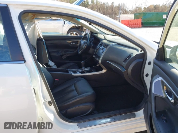 2014 Nissan Altima 2.5 S with VIN 1N4AL3AP7EN222382, listed as a IAAI auction lot 41674109 with 84,721 mi miles. Bid and sale history available at carsss.com. Image 5.