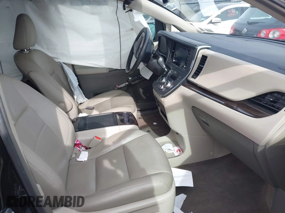 2018 Toyota Sienna XLE with VIN 5TDDZ3DC9JS190621, listed as a IAAI auction lot 41777729 with 96,089 mi miles. Bid and sale history available at carsss.com. Image 5.