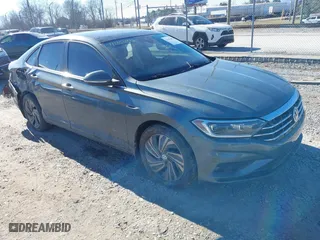 2019 Volkswagen Jetta SEL Premium with VIN 3VWG57BU4KM102200, listed as a IAAI auction lot 41356445 with 85,525 mi miles. Bid and sale history available at carsss.com. Image 1.