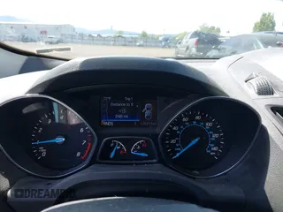 2013 Ford Escape SE with VIN 1FMCU9GX0DUC79114, listed as a IAAI auction lot 42237118 with 176,413 mi miles and . Bid and sale history available at DreamBid. Image 7.
