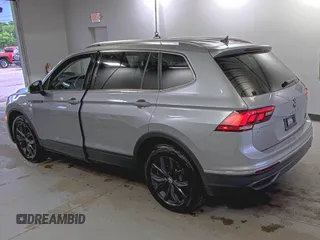 2024 Volkswagen Tiguan SE with VIN 3VV3B7AX9RM084536, listed as a IAAI auction lot 42708274 with 33,250 mi miles and . Bid and sale history available at DreamBid. Image 4.