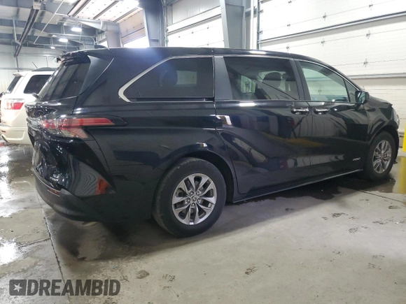 2021 Toyota Sienna XLE z VIN 5TDYRKECXMS024686, wystawiony jako Copart lot #56990895 z przebiegiem 37 744 mil mil oraz Szkoda całkowita • Salvage title. Historia ofert i sprzedaży dostępna na DreamBid. Obrazek 3.