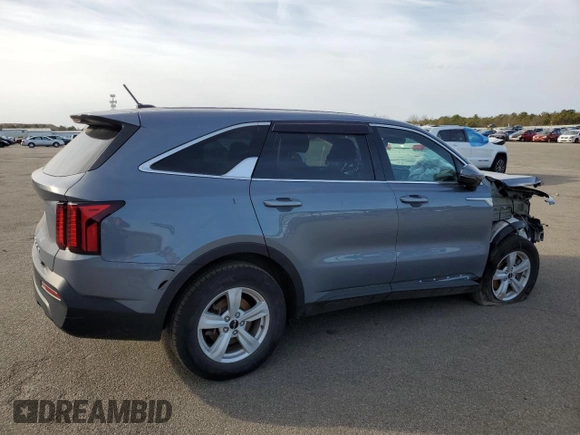 2022 Kia Sorento LX with VIN 5XYRG4LC6NG132519, listed as a Copart auction lot 48679605 with 23,437 mi miles and Salvage Title. Bid and sale history available at carsss.com. Image 3.
