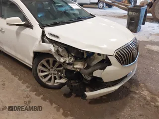2016 Buick LaCrosse Leather with VIN 1G4GB5G38GF121528, listed as a IAAI auction lot 41720021 with 224,665 mi miles. Bid and sale history available at carsss.com. Image 6.