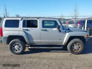 2008 Hummer H3 SUV with VIN 5GTEN13E088183099, listed as a IAAI auction lot 41388479 with 187,115 mi miles. Bid and sale history available at carsss.com. Image 13.