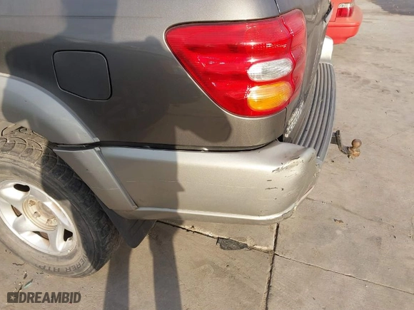 2004 Toyota Sequoia SR5 with VIN 5TDZT34A84S217320, listed as a IAAI auction lot 41472557 with 299,000 mi miles. Bid and sale history available at carsss.com. Image 12.