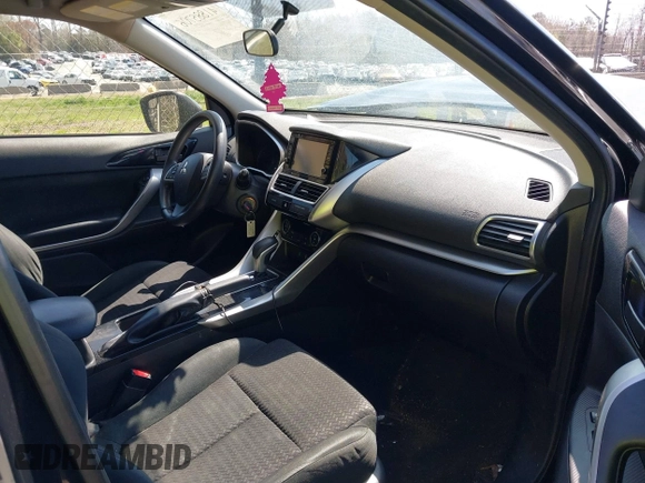 2020 Mitsubishi Eclipse Cross ES z VIN JA4AS3AAXLZ033153, wystawiony jako IAAI lot #41885706 z przebiegiem 106 720 mil mil oraz . Historia ofert i sprzedaży dostępna na DreamBid. Obrazek 5.