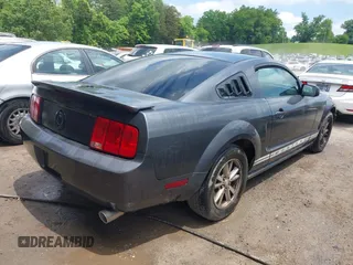 2007 Ford Mustang Deluxe z VIN 1ZVFT80N375329801, wystawiony jako IAAI lot #42198968 z przebiegiem 185 760 mil mil oraz . Historia ofert i sprzedaży dostępna na DreamBid. Obrazek 4.