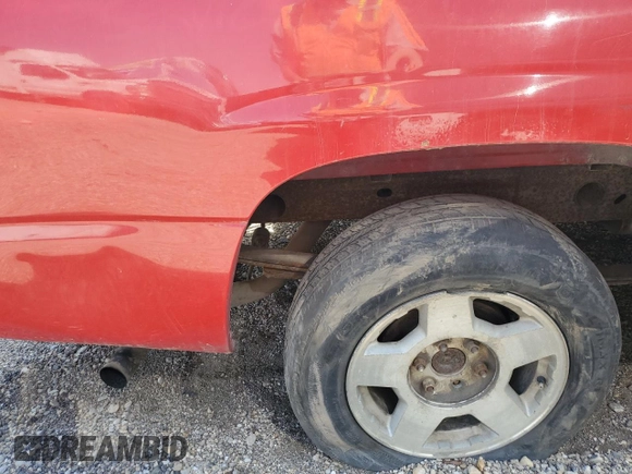 2005 Chevrolet Silverado 1500 Work Truck z VIN 1GCEC14X45Z338059, wystawiony jako Copart lot #53183515 z przebiegiem 191 166 mil mil oraz Czysty tytuł • Clean title. Historia ofert i sprzedaży dostępna na DreamBid. Obrazek 13.