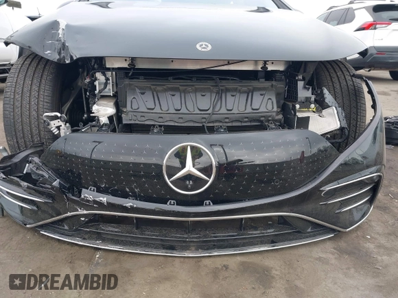 2024 Mercedes-Benz EQS 450 z VIN W1KCG2EB5RA046256, wystawiony jako IAAI lot #41203235 z przebiegiem 5 332 mil mil oraz . Historia ofert i sprzedaży dostępna na DreamBid. Obrazek 6.