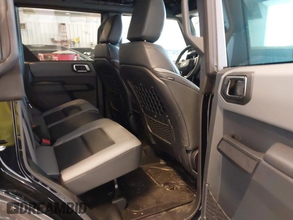 2024 Ford Bronco Big Bend z VIN 1FMDE7BH7RLB55036, wystawiony jako IAAI lot #42404799 z przebiegiem 1 054 mil mil oraz . Historia ofert i sprzedaży dostępna na DreamBid. Obrazek 8.