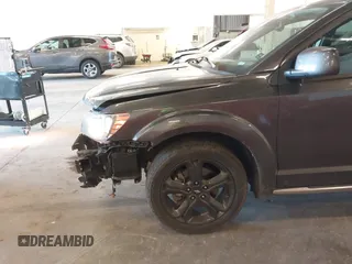 2019 Dodge Journey Crossroad z VIN 3C4PDCGG9KT717767, wystawiony jako IAAI lot #42179967 z przebiegiem 98 686 mil mil oraz . Historia ofert i sprzedaży dostępna na DreamBid. Obrazek 6.