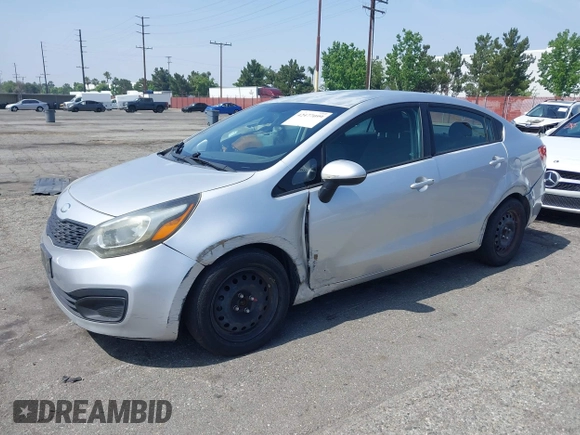2013 Kia Rio LX z VIN KNADM4A3XD6225208, wystawiony jako IAAI lot #42477099 z przebiegiem 111 996 mil mil oraz . Historia ofert i sprzedaży dostępna na DreamBid. Obrazek 2.