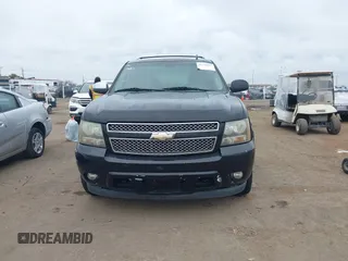 2008 Chevrolet Suburban LTZ with VIN 1GNFK163X8R216285, listed as a IAAI auction lot 41726057 with 1 mi miles. Bid and sale history available at carsss.com. Image 6.