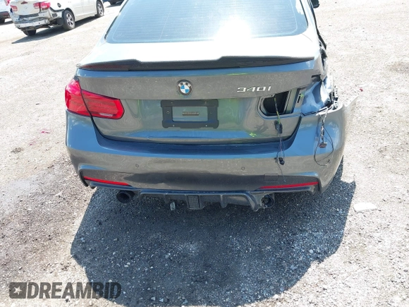 2018 BMW 3 Series 340i z VIN WBA8B3G57JNU36801, wystawiony jako IAAI lot #42524722 z przebiegiem 63 787 mil mil oraz . Historia ofert i sprzedaży dostępna na DreamBid. Obrazek 21.