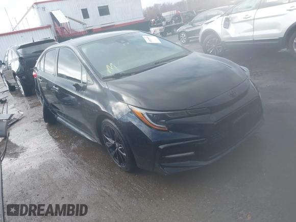 2021 Toyota Corolla SE with VIN 5YFS4MCE8MP061751, listed as a IAAI auction lot 40815693 with 80,450 mi miles. Bid and sale history available at carsss.com. Image 1.