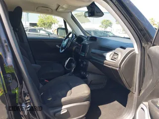 2018 Jeep Renegade Latitude with VIN ZACCJBBB2JPH44585, listed as a IAAI auction lot 42392971 with 64,185 mi miles and . Bid and sale history available at DreamBid. Image 5.