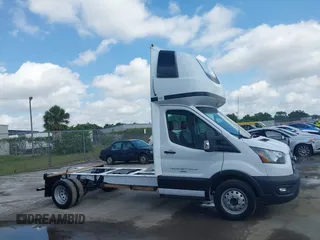 2023 Ford Transit z VIN 1FDBF6ZG0PKB35192, wystawiony jako IAAI lot #42191303 z przebiegiem 207 810 mil mil oraz . Historia ofert i sprzedaży dostępna na DreamBid. Obrazek 13.