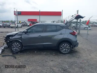 2022 Nissan Kicks SV z VIN 3N1CP5CVXNL510978, wystawiony jako IAAI lot #42147326 z przebiegiem 44 065 mil mil oraz . Historia ofert i sprzedaży dostępna na DreamBid. Obrazek 14.