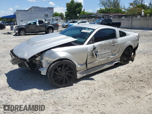 2006 Ford Mustang Standard with VIN 1ZVFT80N865126059, listed as a Copart auction lot 61216915 with 188,114 mi miles and Salvage title. Bid and sale history available at DreamBid. Image 1.